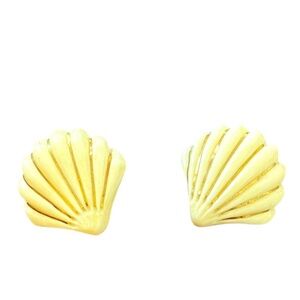 VINTAGE‎ SEASHELL PLATIC STUDS